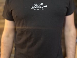 Camiseta "Drone Gurú University"
