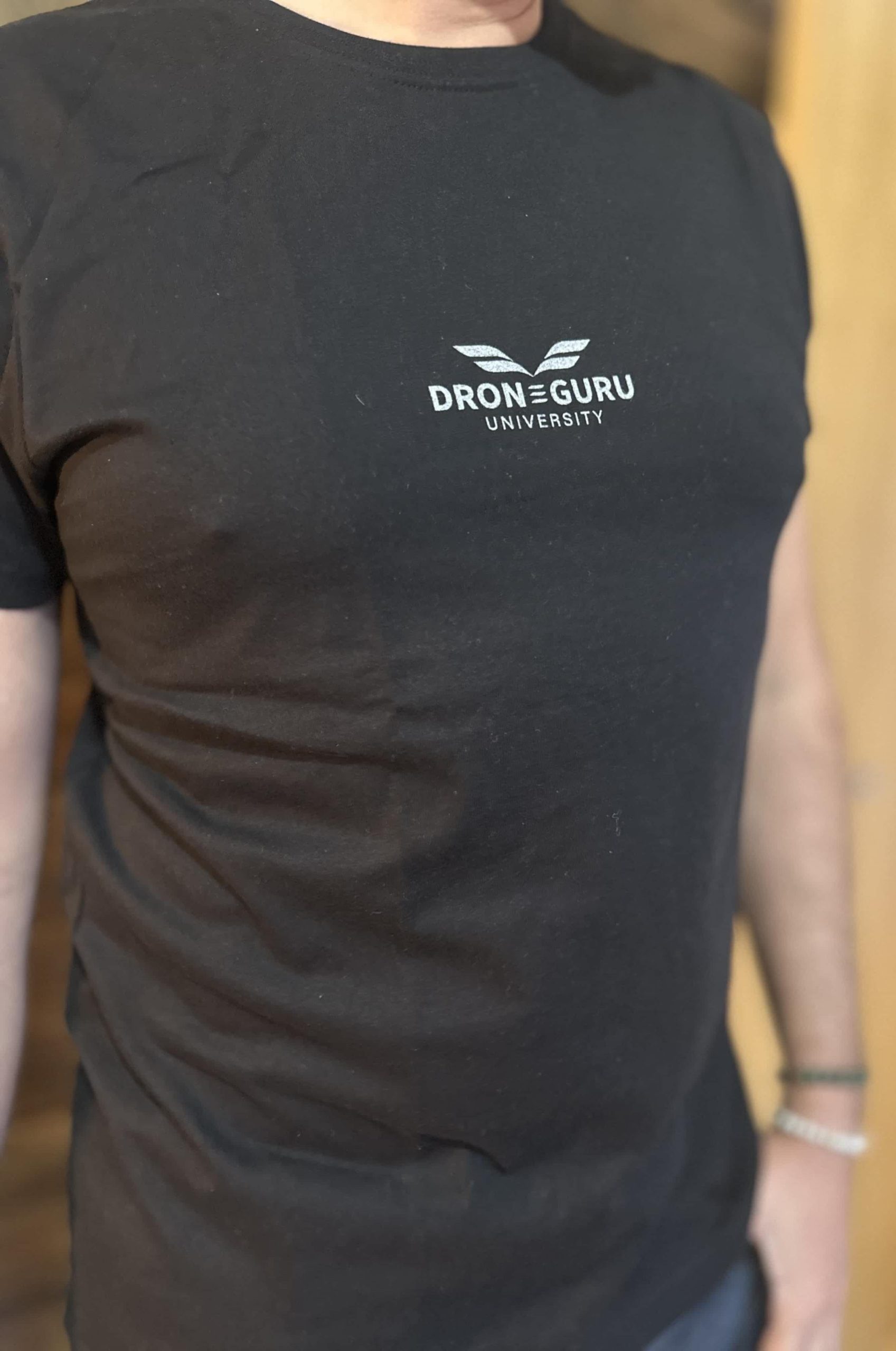 Camiseta "Drone Gurú University" - Imagen 3