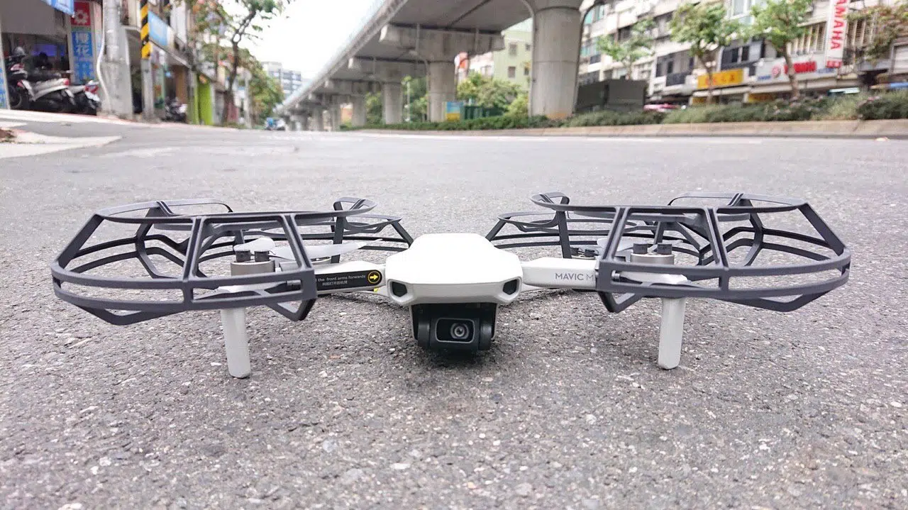 Imagen filtrada del Mavic Mini_4 DJI Mavic Mini con guarda hélices
