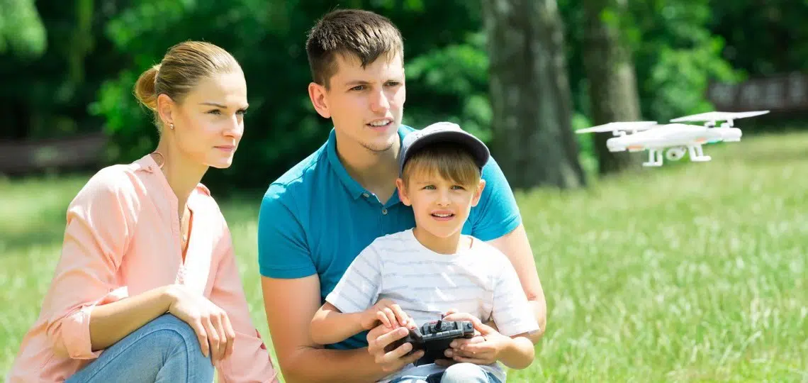Uso recreativo de drones en familia