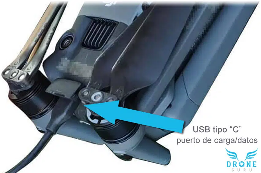 DJI Mavic 3 - Carga por puerto USB.atras DJI Mavic 3 - Carga por puerto USB atras