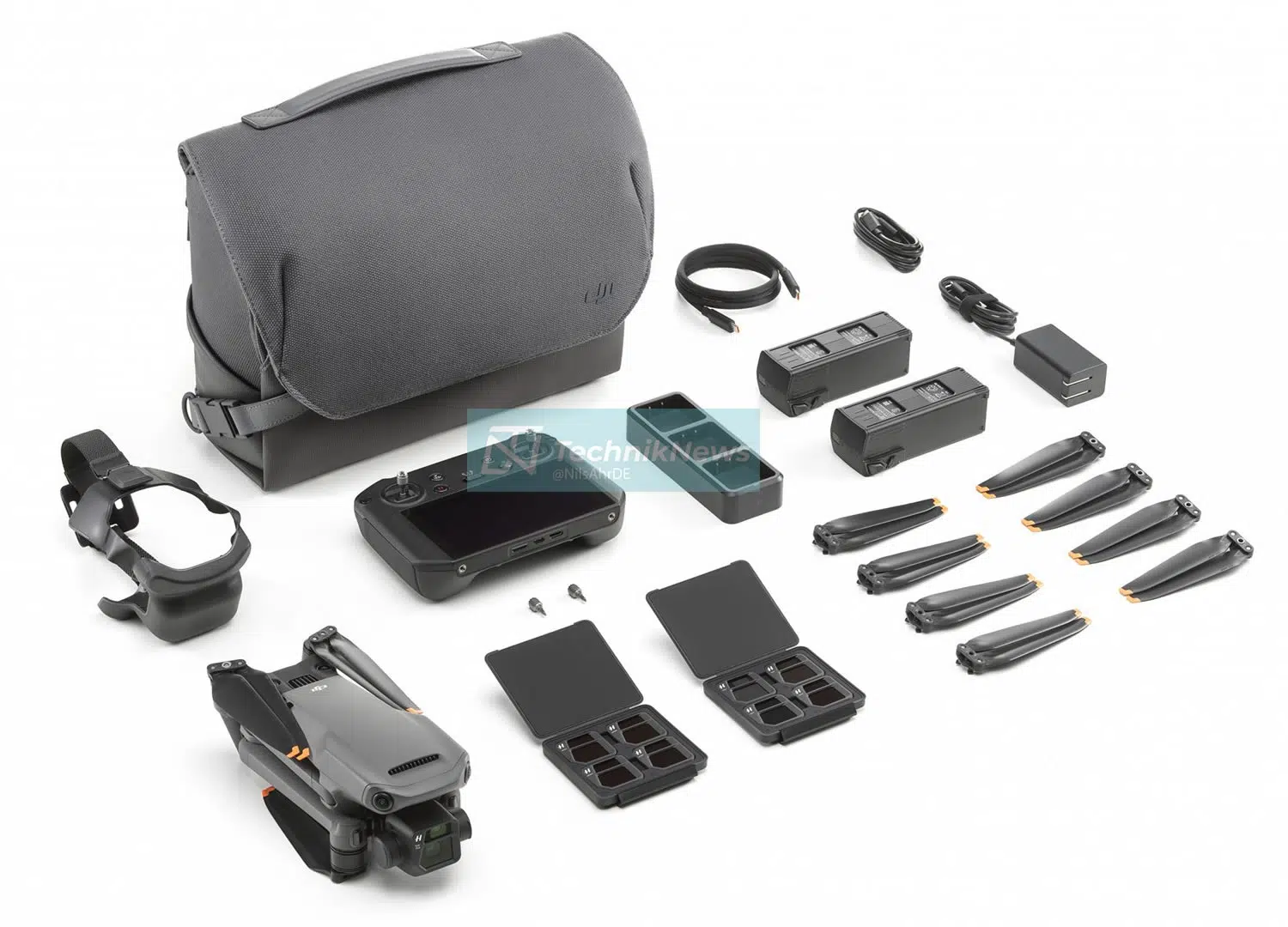 Drone GURU - DJI Mavic 3 - Fly More Combo - Cine Premium Drone GURU - DJI Mavic 3 - Fly More Combo - Cine Premium