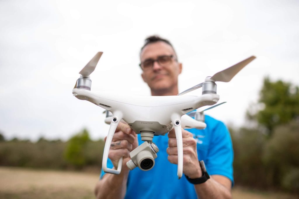 Piloto dron demandado por no tener licencia de topógrafo