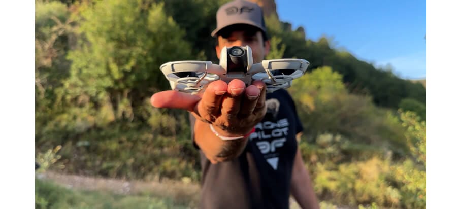 Despegar-desde-la-mano-el-DJI-NEO